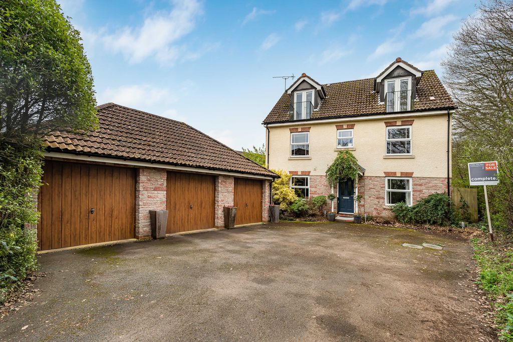 Property photo 1 of 31