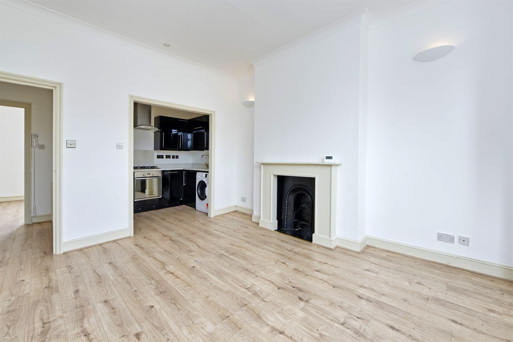 Property photo 2 of 7 (Main)