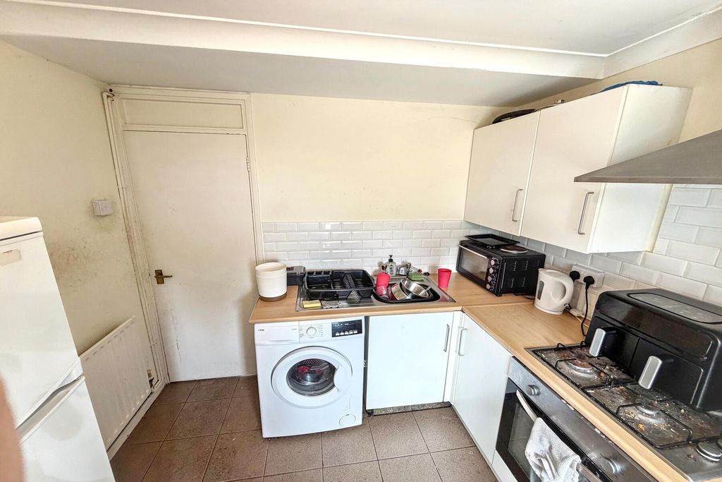 Property photo 3 of 5 Wasley Road - Kitchen Overview