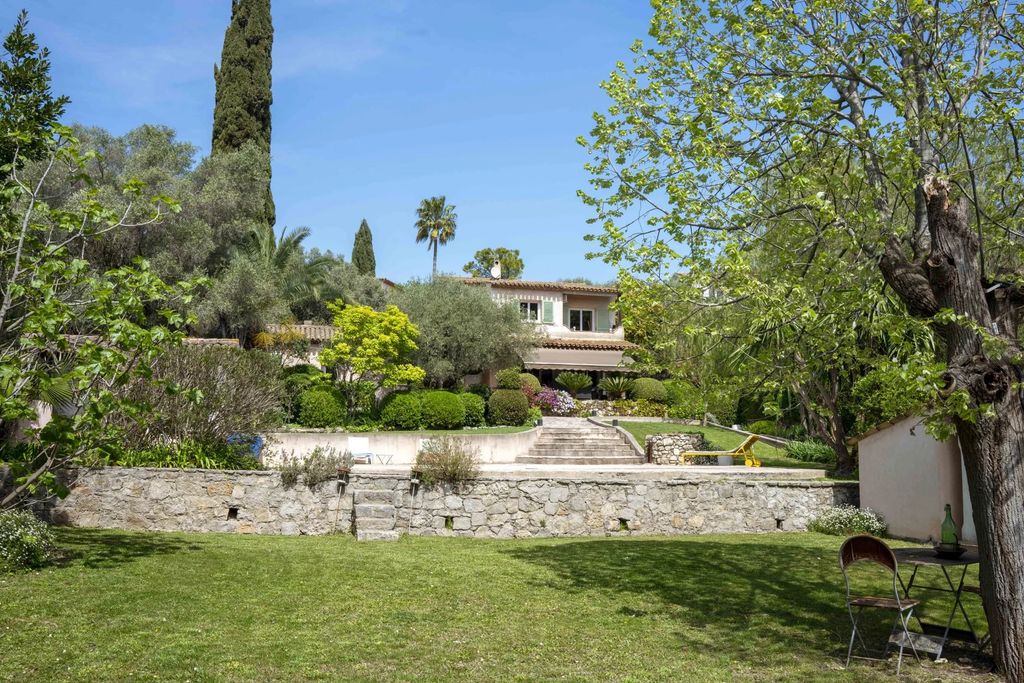 Property photo 3 of 8
