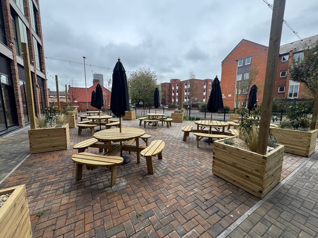 Property photo 2 of 11 Image