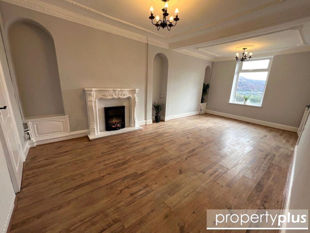 Property photo 1 of 10 Picture No. 08