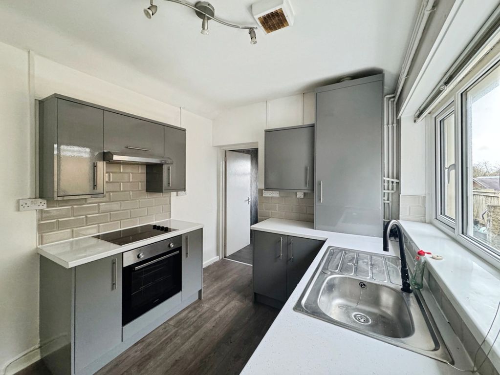 Property photo 3 of 13 2780746