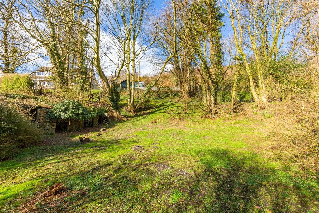 Property photo 3 of 8