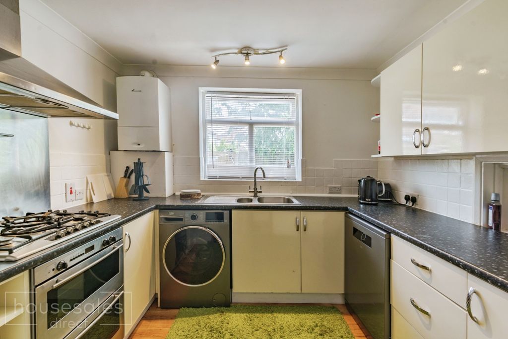 Property photo 2 of 12