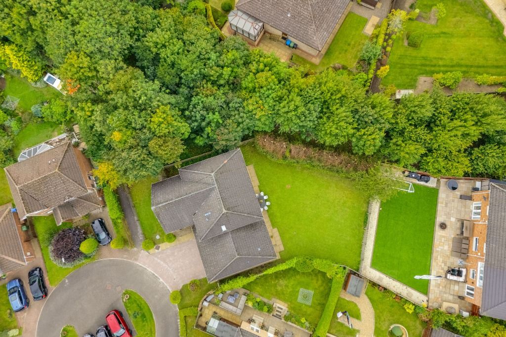 Property photo 2 of 32