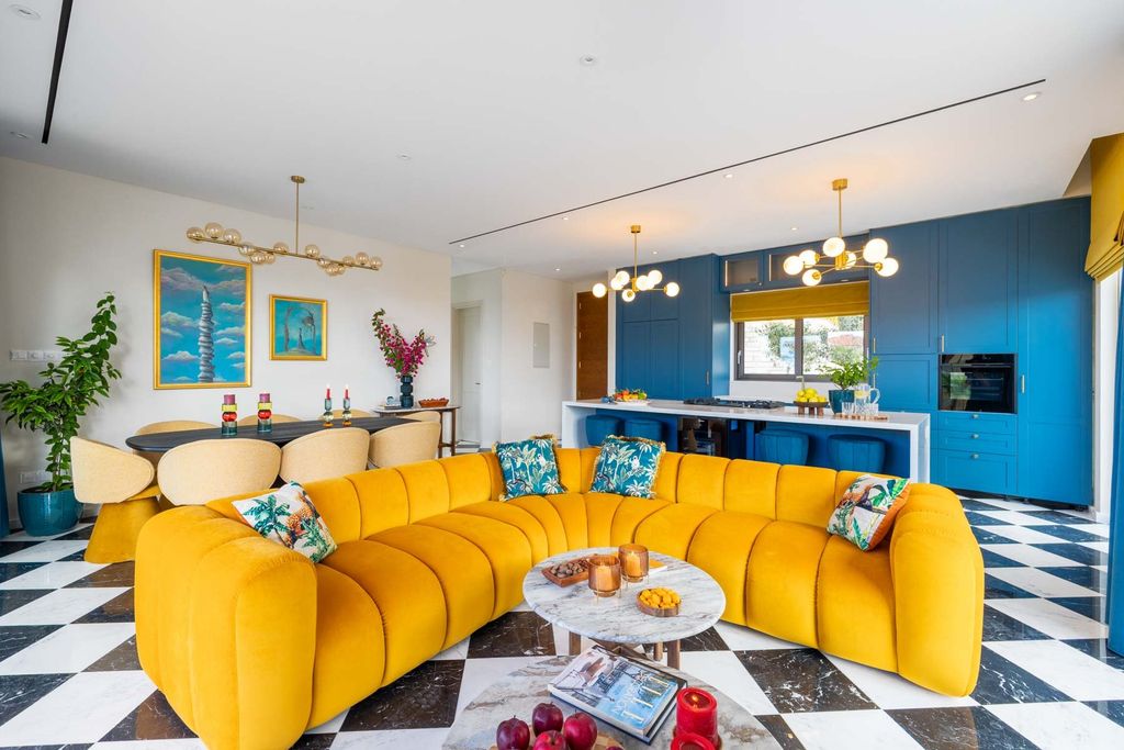 Property photo 1 of 30