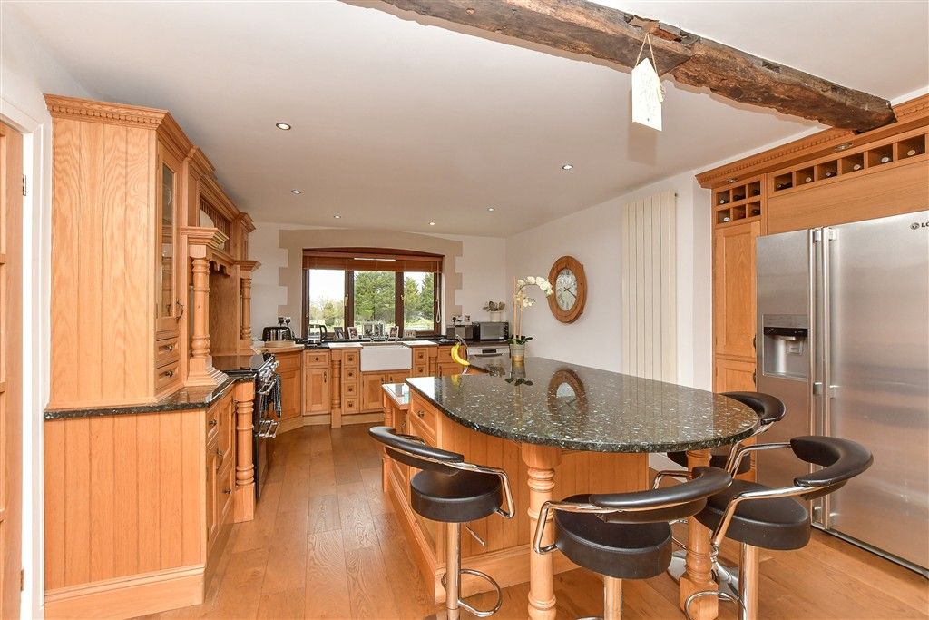 Property photo 3 of 18 Kitchen/Breakfast/Sitting Area