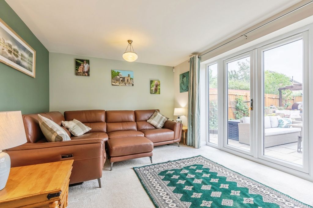 Property photo 3 of 17 Photo