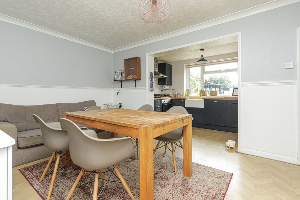 Property photo 3 of 14 Picture 3