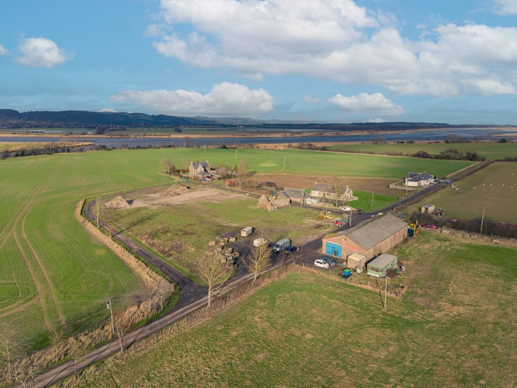 Property photo 3 of 27 4992224