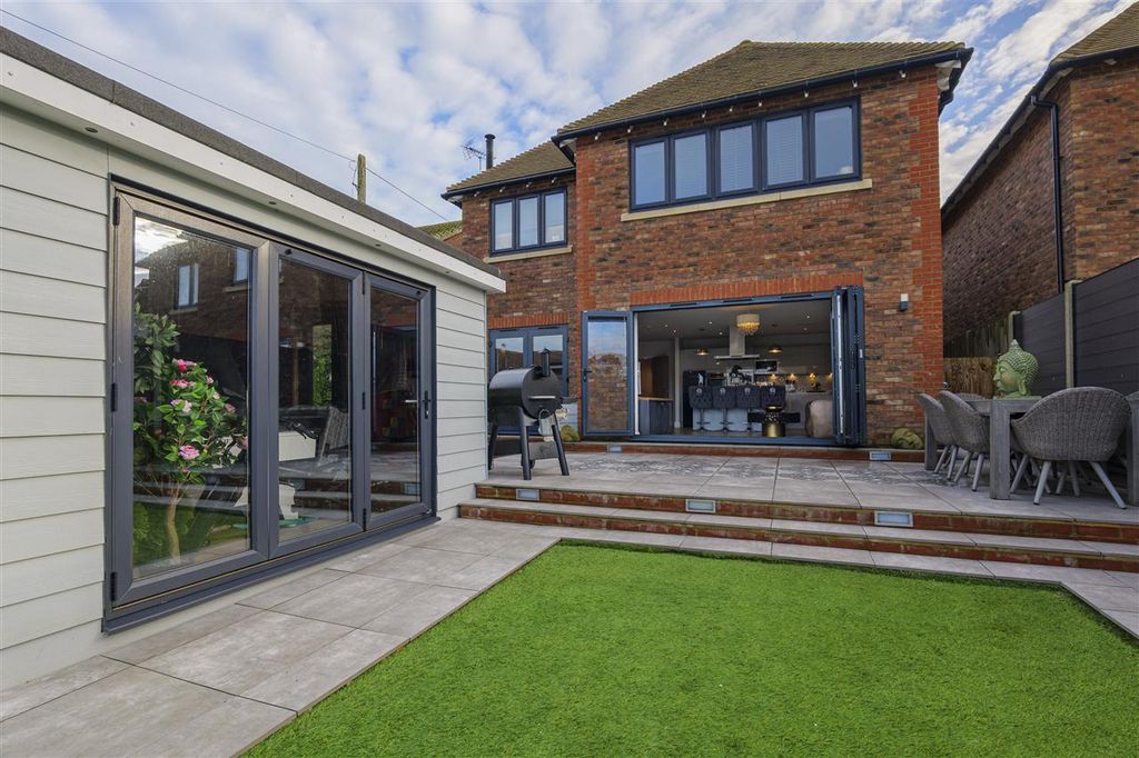 Property photo 1 of 33 Main Picture