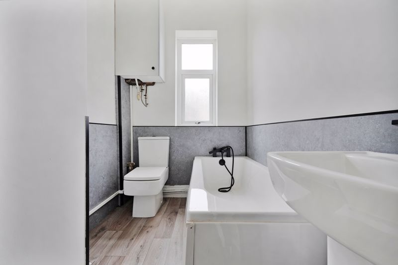 Property photo 3 of 31 Bathroom