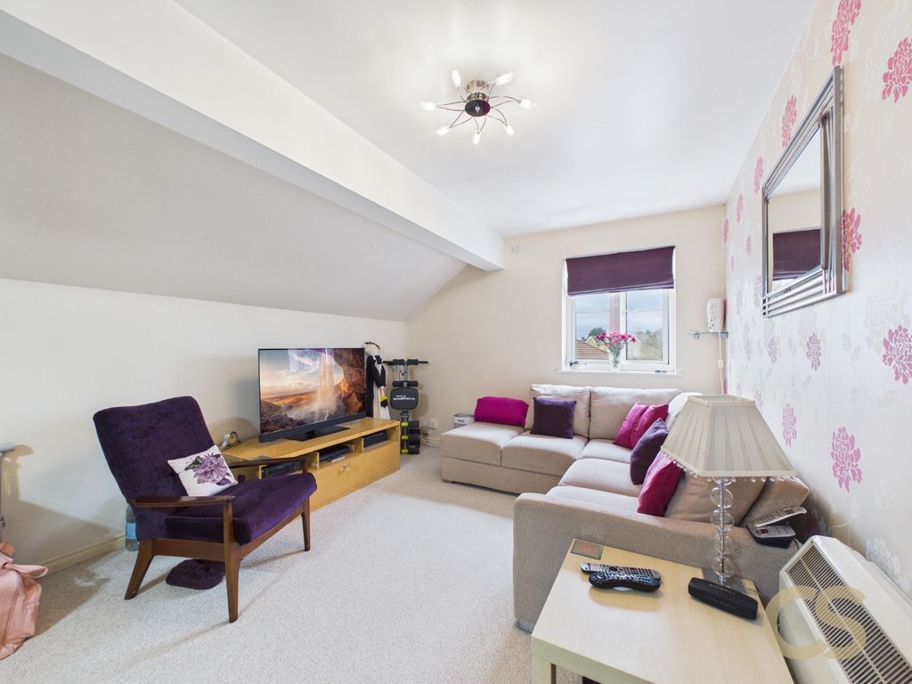 Property photo 2 of 11 4900965