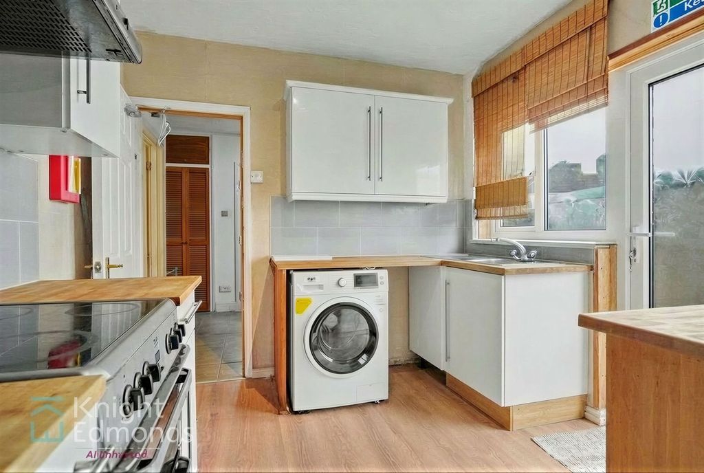 Property photo 2 of 12 Kitchen