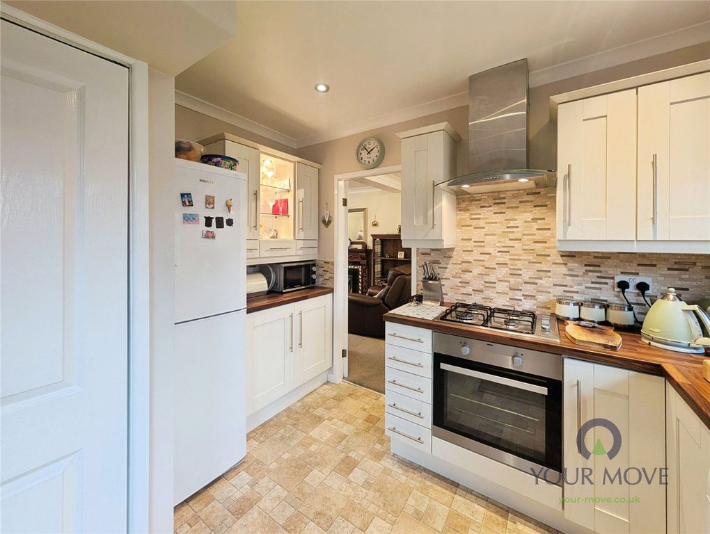 Property photo 3 of 22 Kitchen