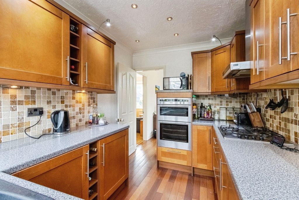 Property photo 3 of 16