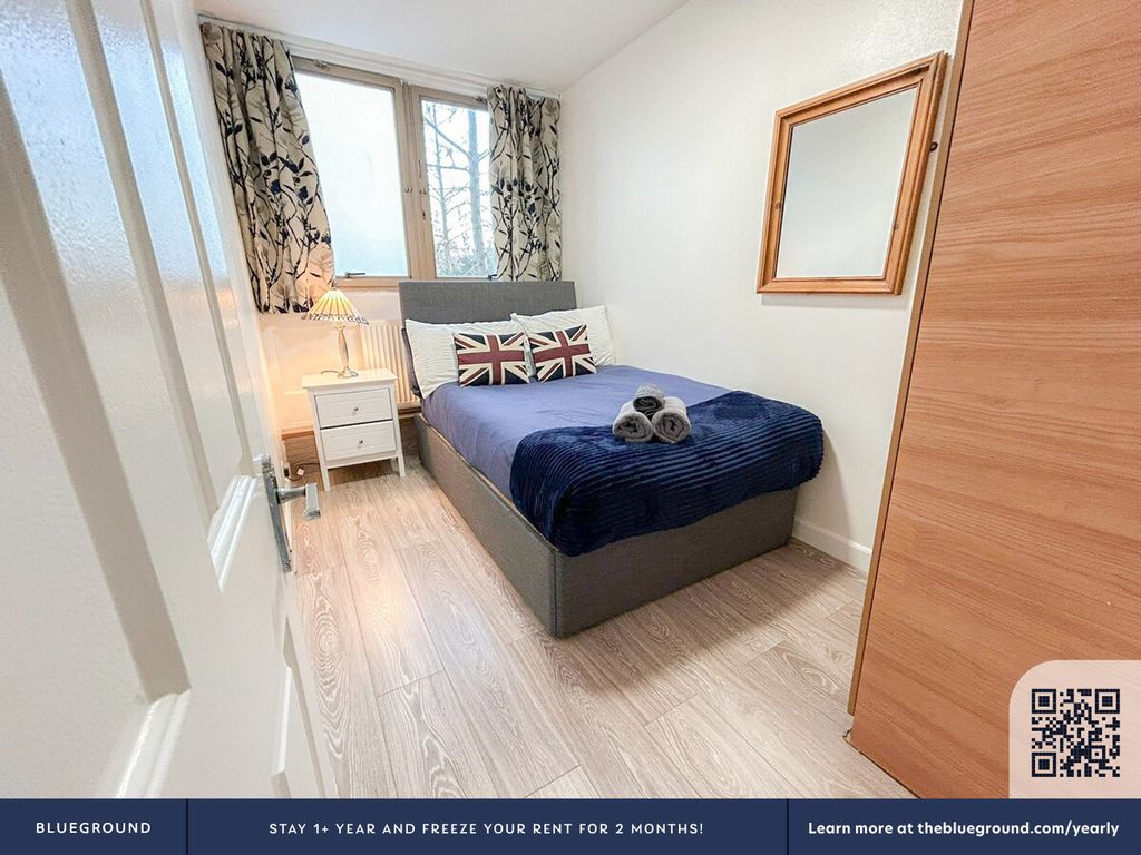 Property photo 2 of 6 Bedroom