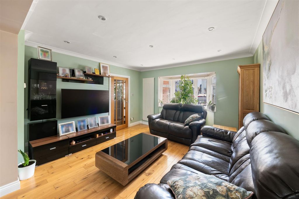 Property photo 2 of 19 2