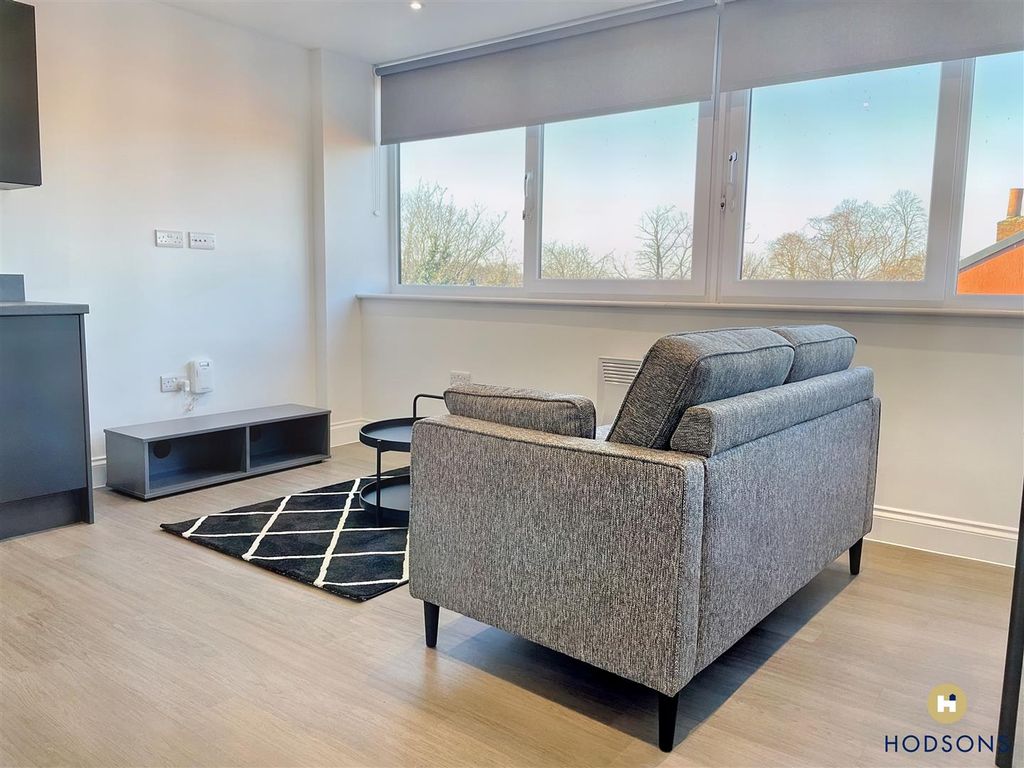 Property photo 3 of 7 33 Pic 7.Jpg