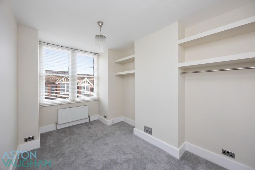 Property photo 3 of 11 4621802