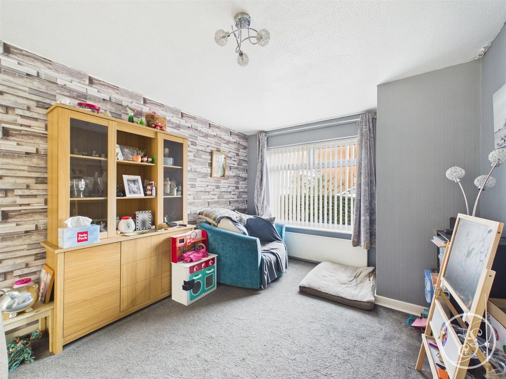 Property photo 3 of 13 Lounge/Diner