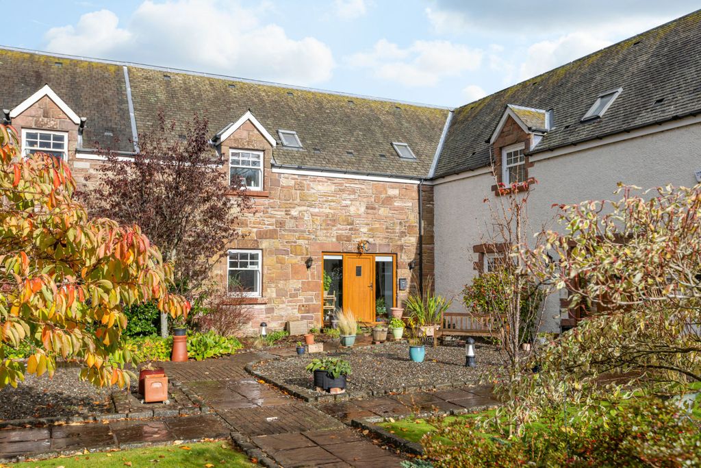 Property photo 2 of 35