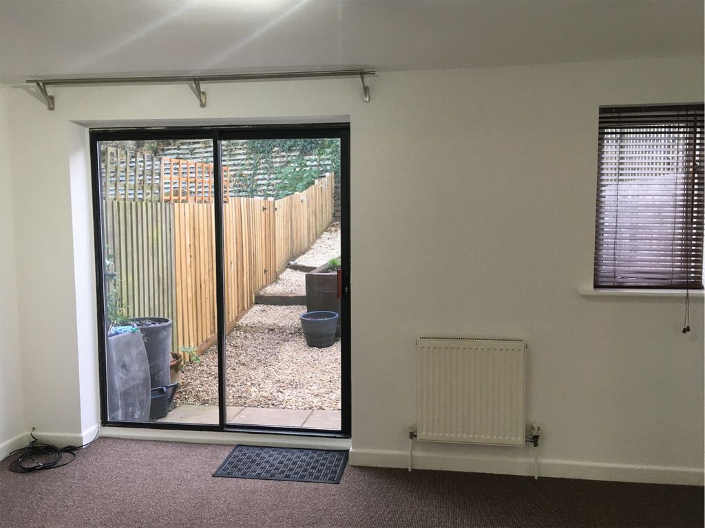 Property photo 3 of 9 Gallery