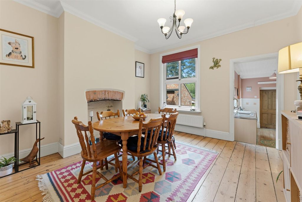 Property photo 3 of 28