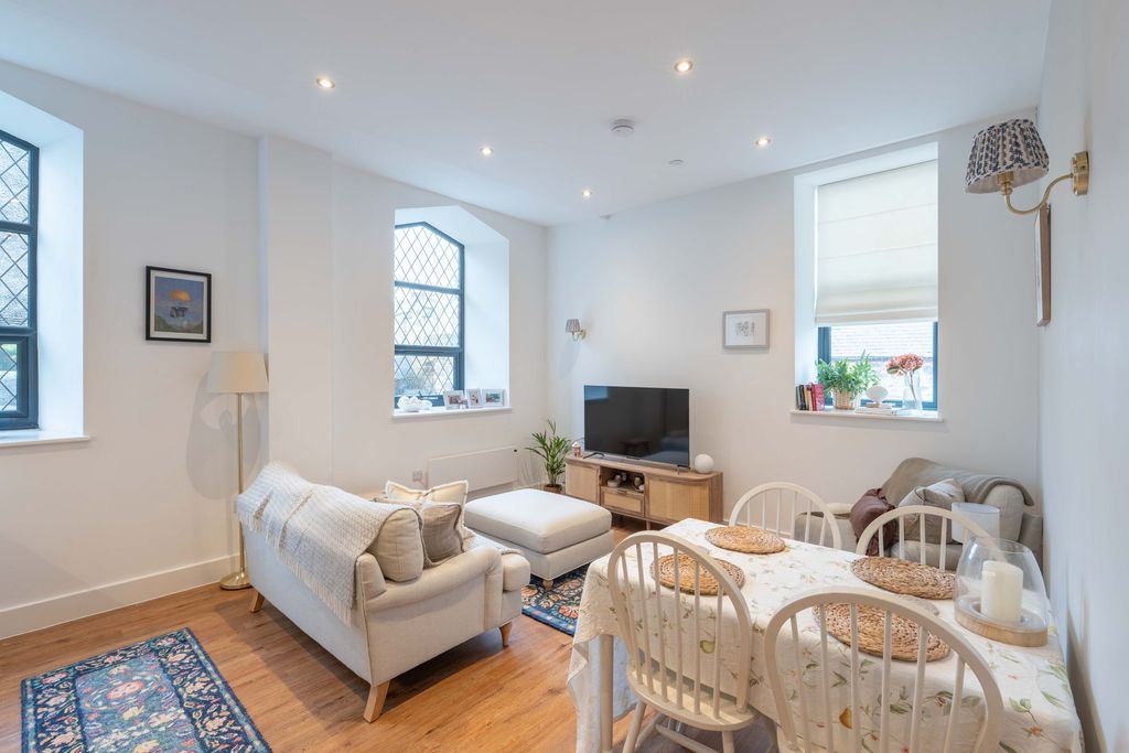 Property photo 2 of 7