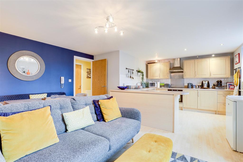 Property photo 2 of 16 Img_9762-Img_9766.Jpg