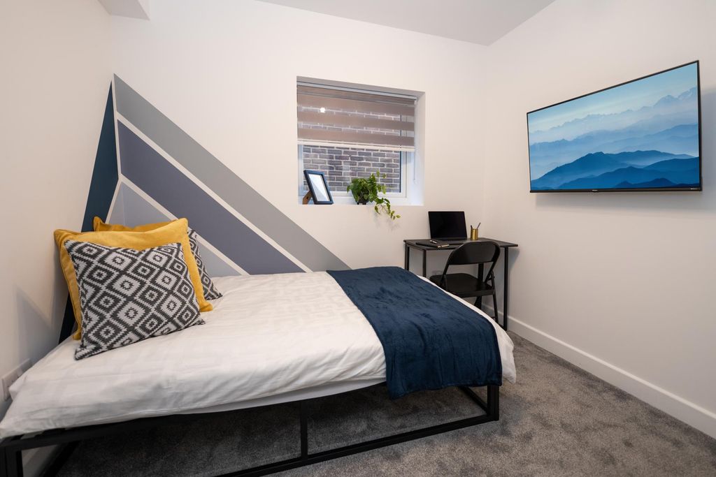 Property photo 1 of 11 Photo 0