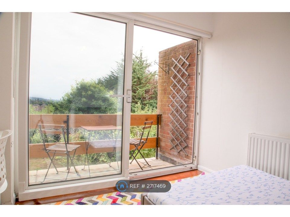 Property photo 1 of 11 Balcony Bedroom