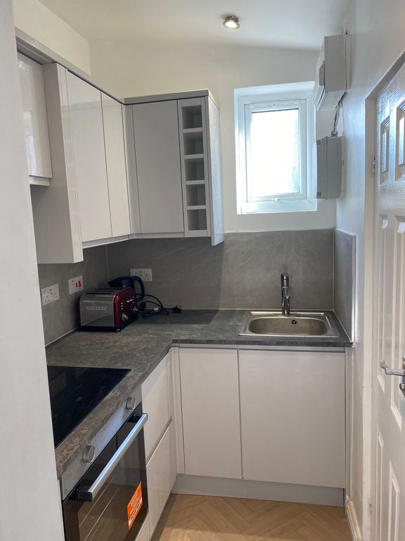 Property photo 1 of 6 Kitchen