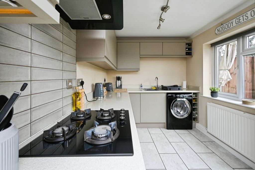 Property photo 3 of 15