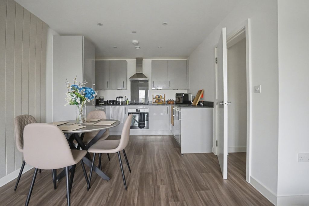 Property photo 2 of 27 A (1)