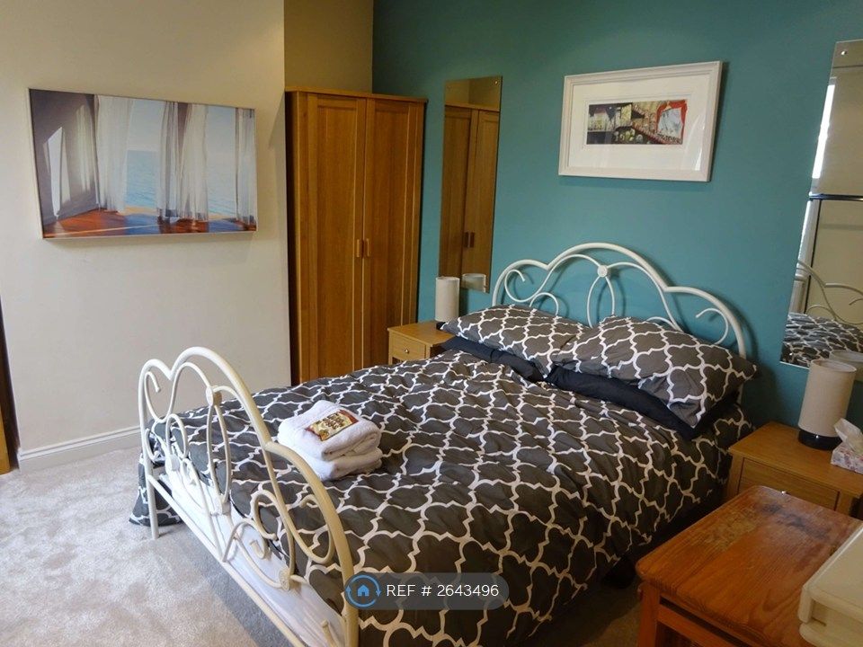 Property photo 2 of 12 Bedroom 1