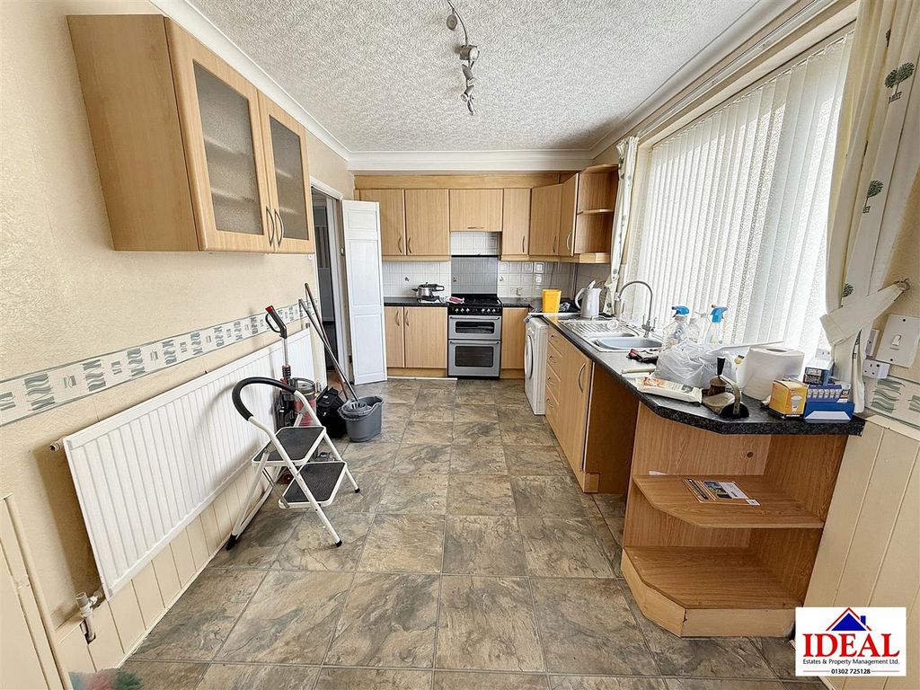 Property photo 3 of 14 Image00011.Jpg