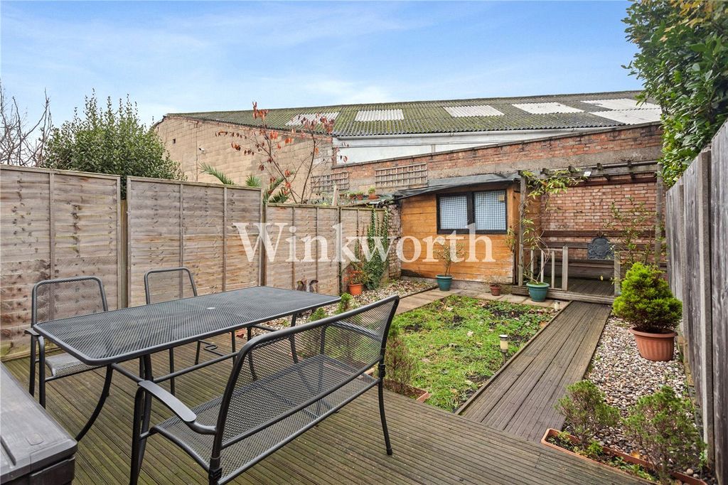 Property photo 3 of 17 Picture No. 10