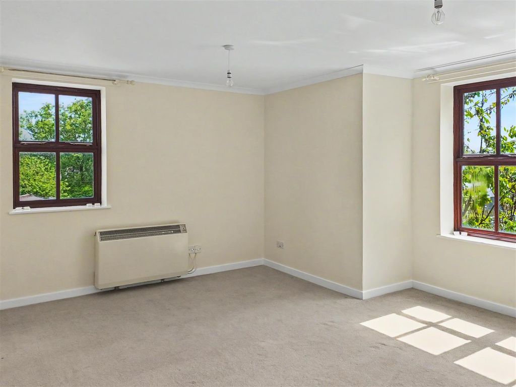 Property photo 2 of 7 Living Room.Jpg