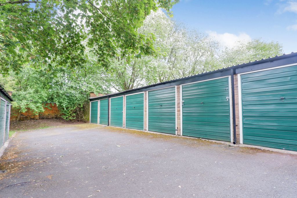 Property photo 2 of 11