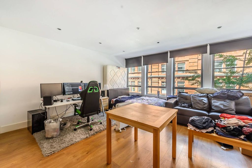 Property photo 2 of 3