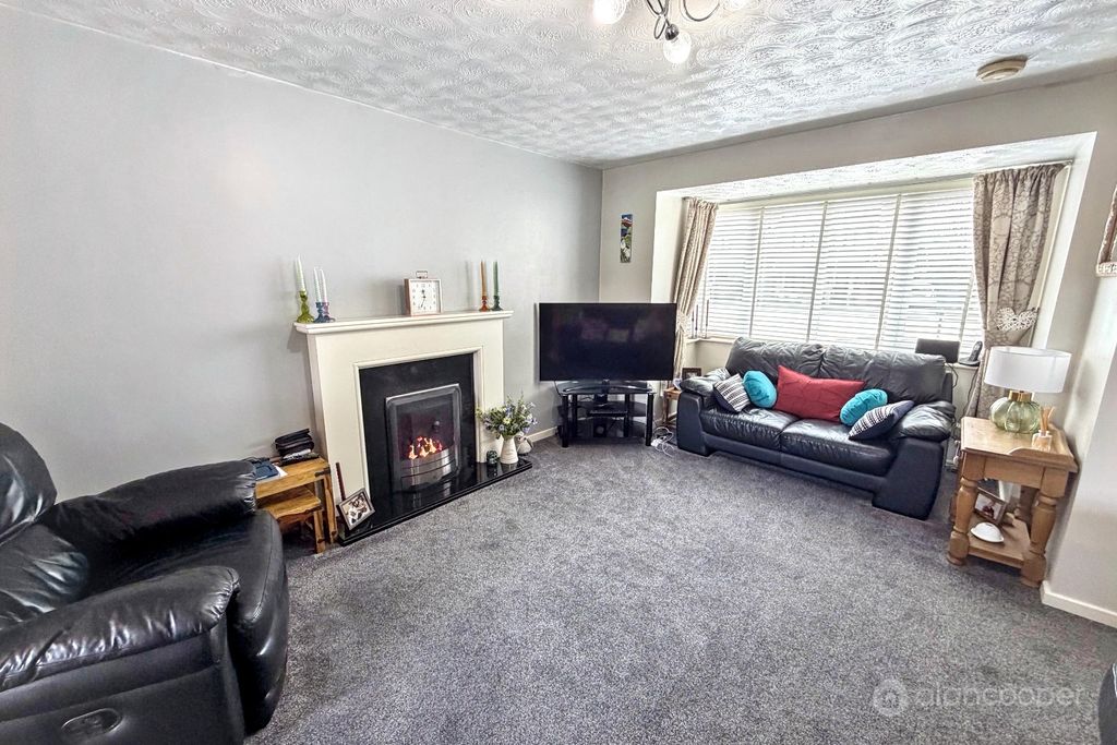 Property photo 2 of 19 4862954