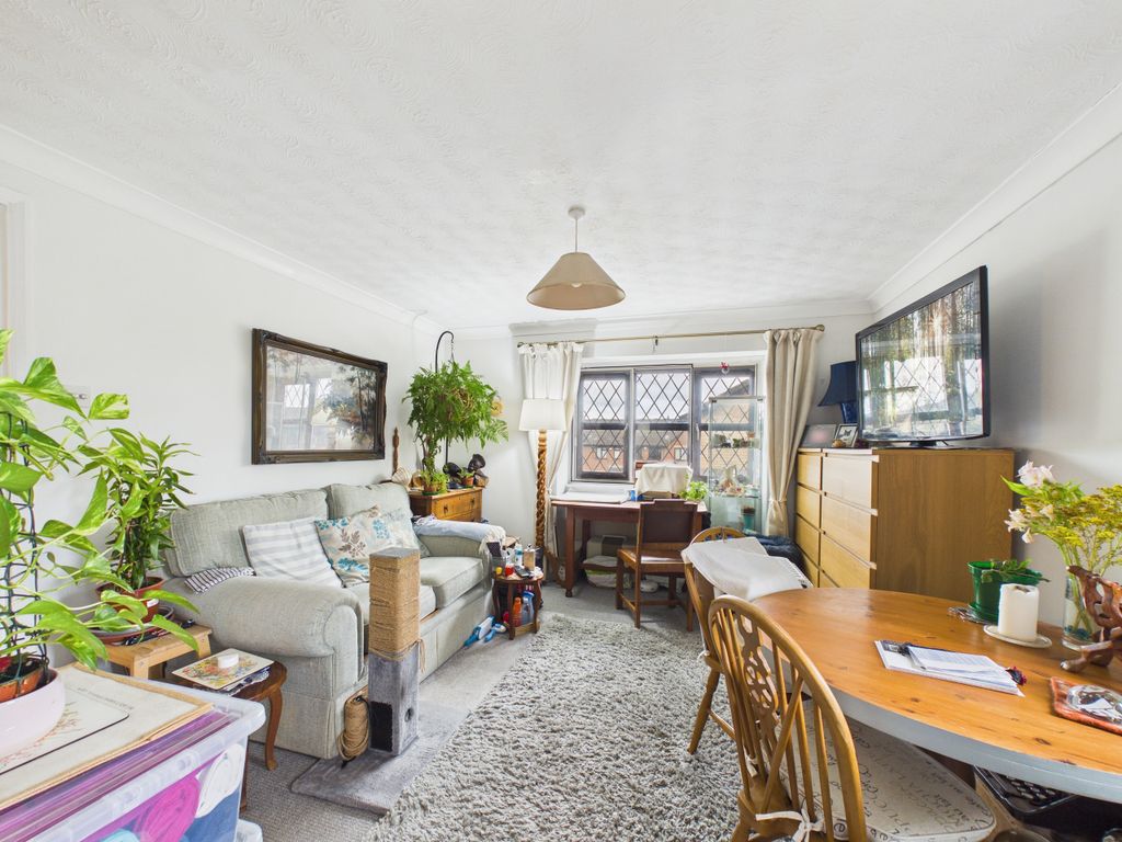 Property photo 2 of 7 Cam01984G0-Pr0572-Still006