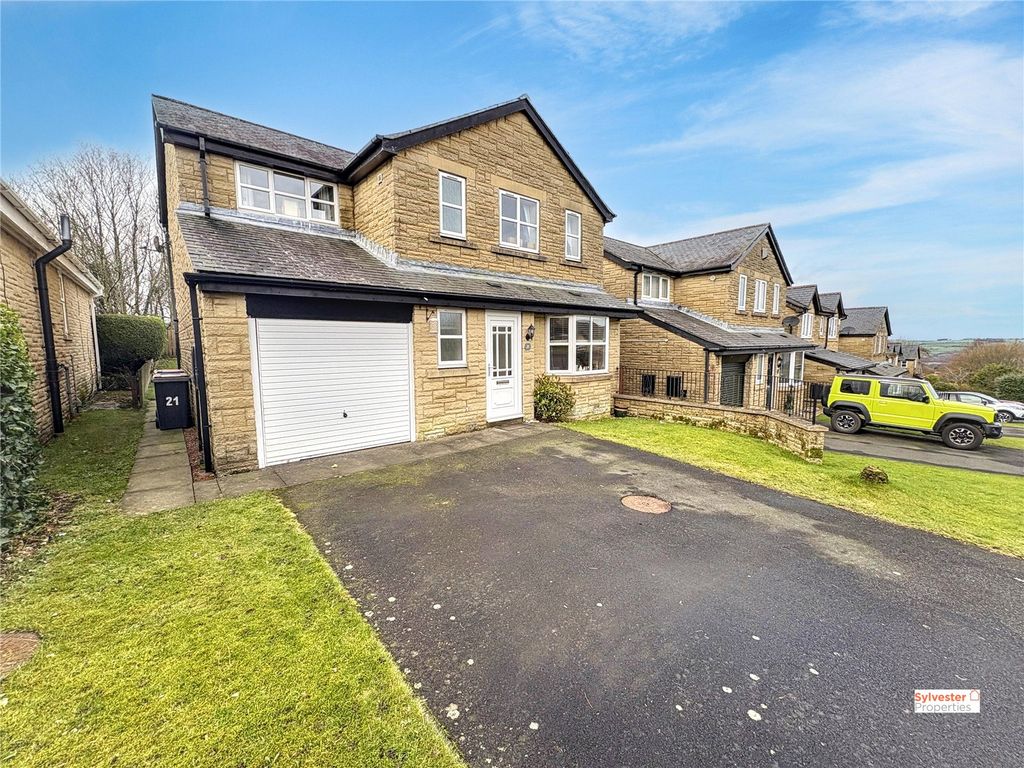 Property photo 2 of 32 Picture No. 21