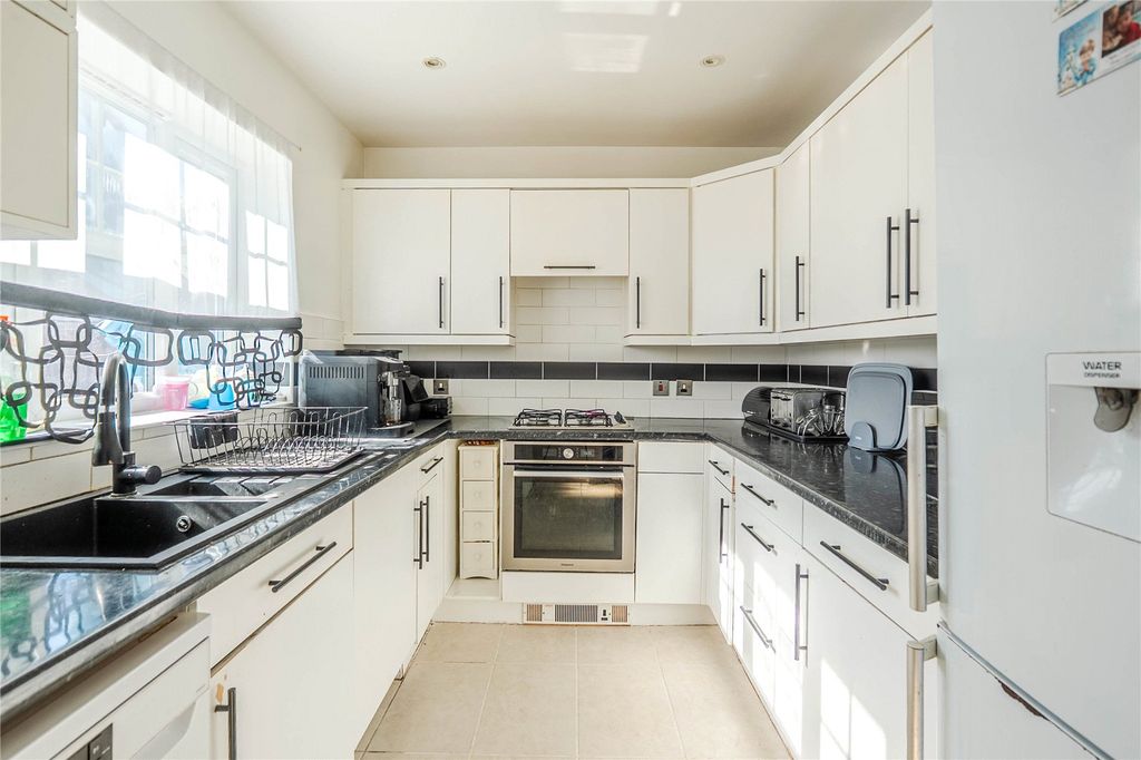 Property photo 3 of 14 Picture No. 01
