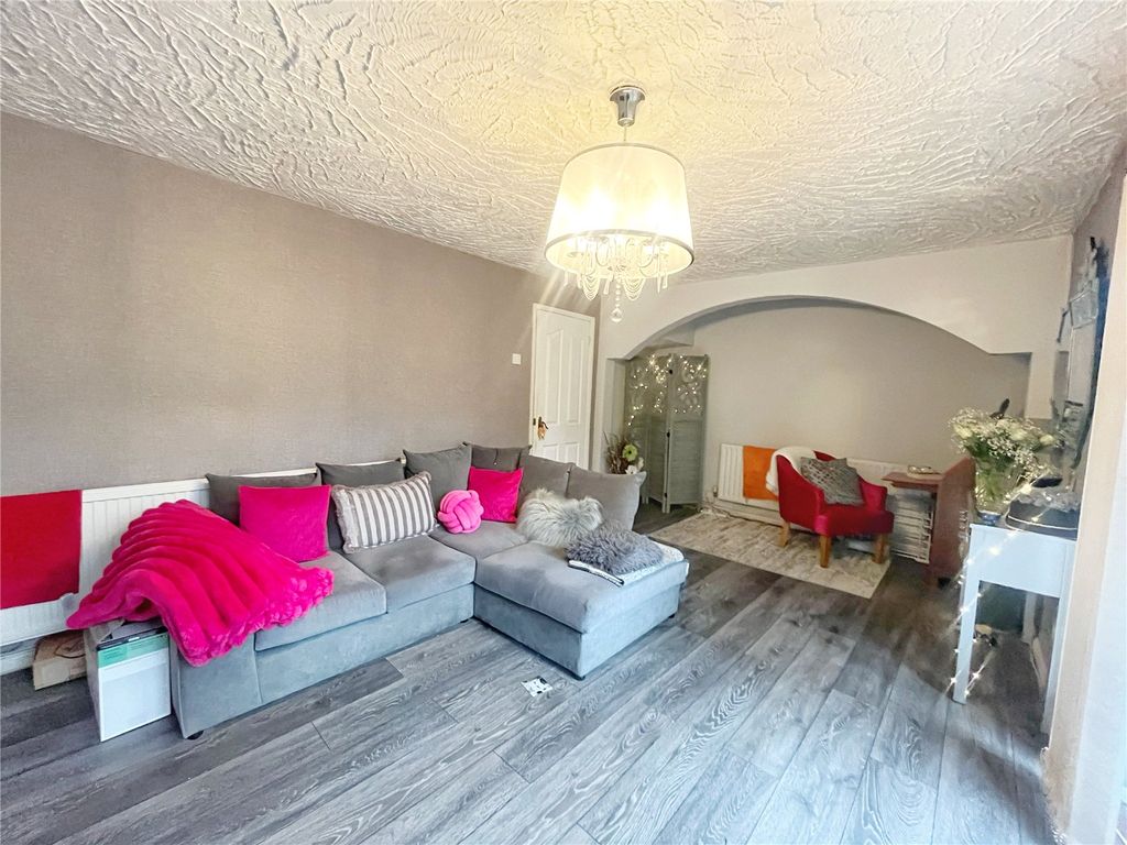 Property photo 3 of 15 Picture No. 16