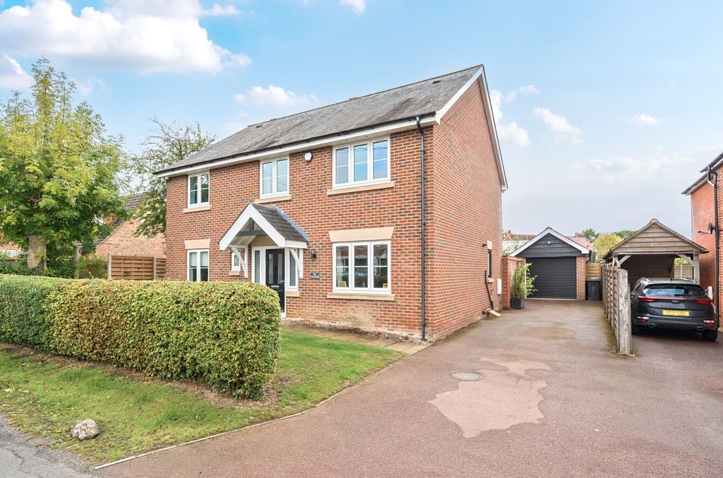 Property photo 1 of 16 1348599-9-68B71dc...