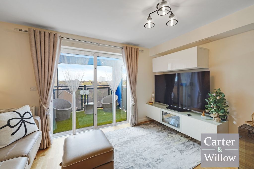 Property photo 2 of 12