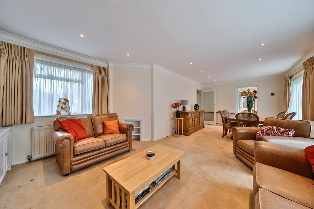 Property photo 3 of 21 1312044-13-684Af9...